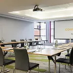 Courtyard By Marriott Paris Denis 4* סן-דני