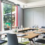 מלון Courtyard By Marriott Paris Denis 4*