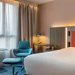 מלון Courtyard By Marriott Paris Denis 4*
