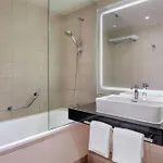 Courtyard By Marriott Paris Denis סן-דני