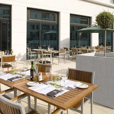 Courtyard By Marriott Paris Denis Hotel