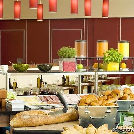 Courtyard By Marriott Paris Denis 4*