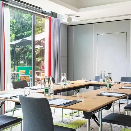 Hotel Courtyard By Marriott Paris Denis 4*