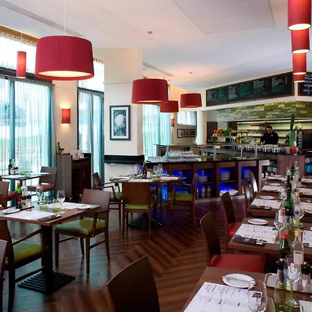 Courtyard By Marriott Paris Denis 4*