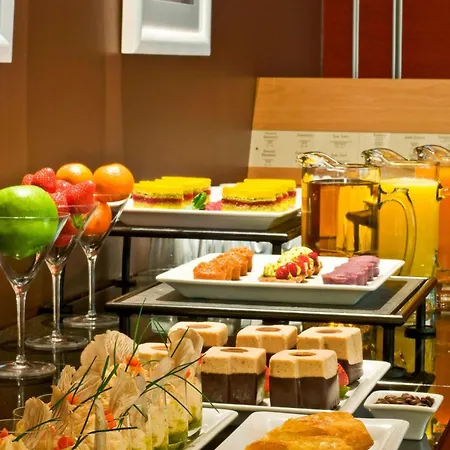 Hotell Courtyard By Marriott Paris Denis