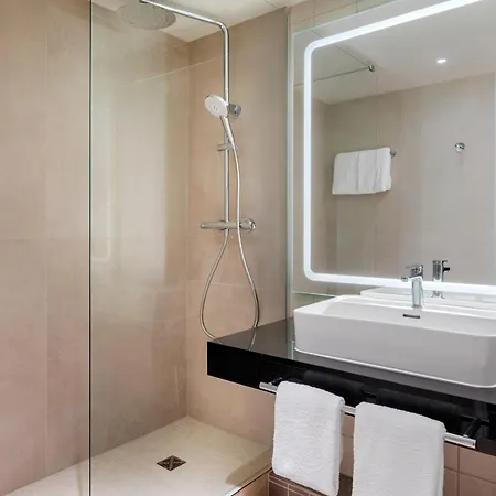 Hotel Courtyard By Marriott Paris Denis 4*