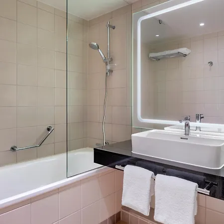 Courtyard By Marriott Paris Denis 4*