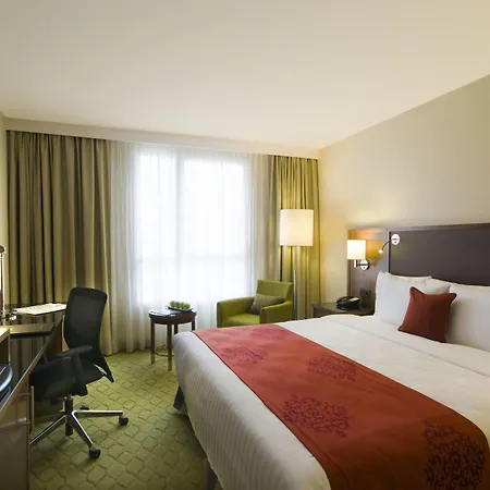 Courtyard By Marriott Paris Denis Hotel