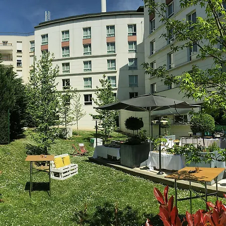 Courtyard By Marriott Paris Denis 4*