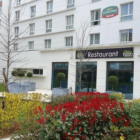Courtyard By Marriott Paris Denis Hotel