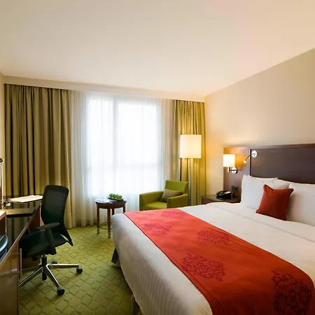 Hotel Courtyard By Marriott Paris Denis 4*