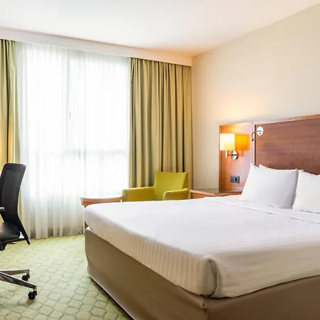Courtyard By Marriott Paris Denis Hotel