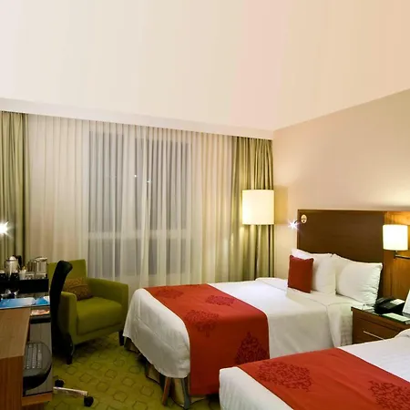 Hotel Courtyard By Marriott Paris Denis 4*