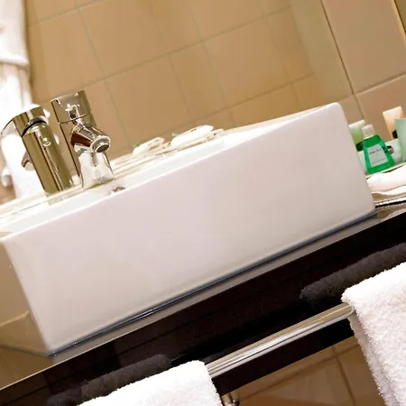 Courtyard By Marriott Paris Denis 4*
