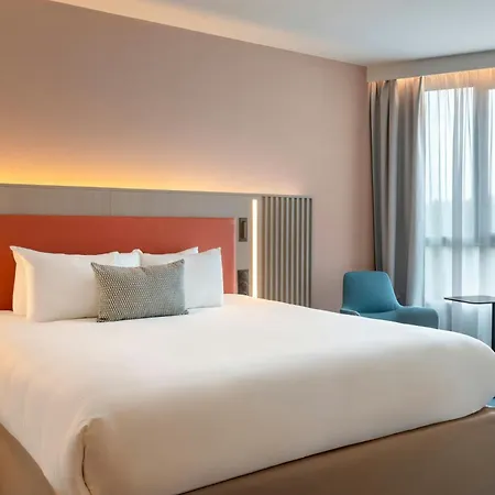 Courtyard By Marriott Paris Denis Hotel