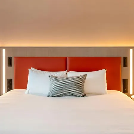 Hotel Courtyard By Marriott Paris Denis 4*