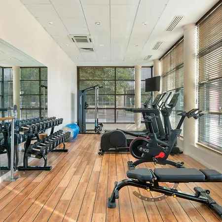 Courtyard By Marriott Paris Denis מלון