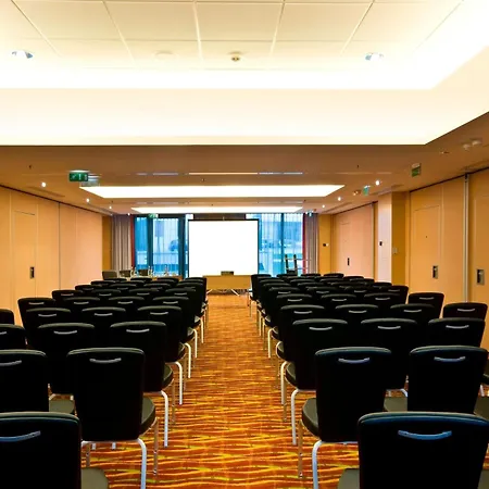 Hotel Courtyard By Marriott Paris Denis 4*