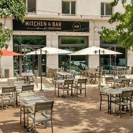 Hotel Courtyard By Marriott Paris Denis 4*