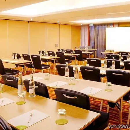 Courtyard By Marriott Paris Denis Saint-Denis (Seine-Saint-Denis)