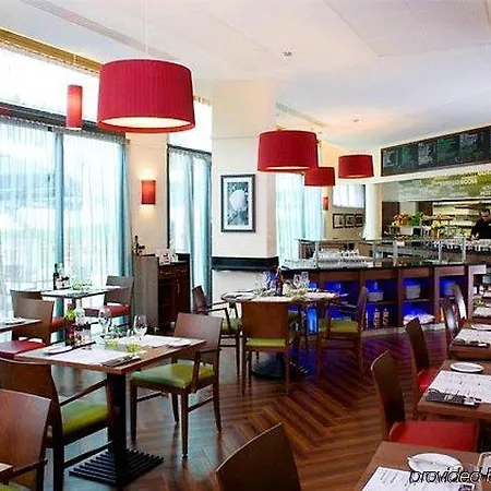 Hotel Courtyard By Marriott Paris Denis 4*