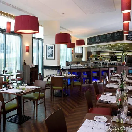 Courtyard By Marriott Paris Denis Hotell