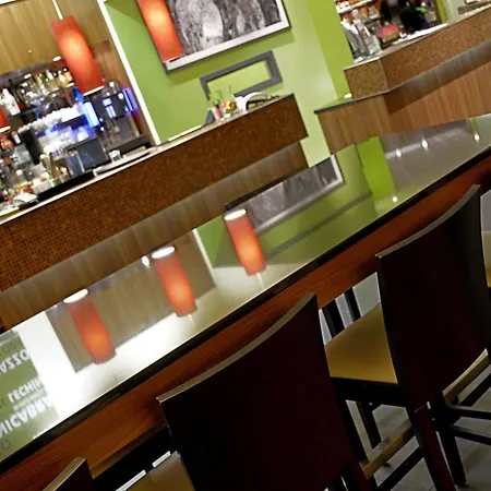 巴黎圣但尼万怡酒店 4*