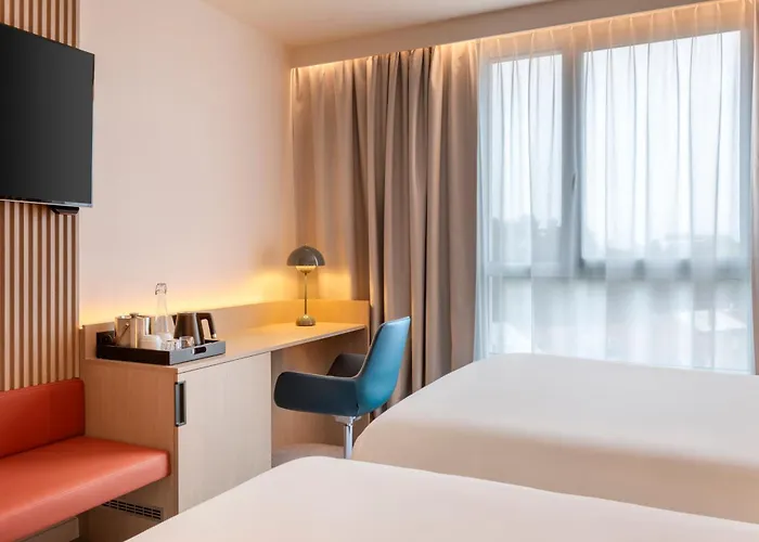Courtyard By Marriott Paris Denis Hotel 4*