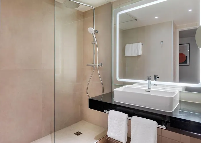Hotel Courtyard By Marriott Paris Denis 4*