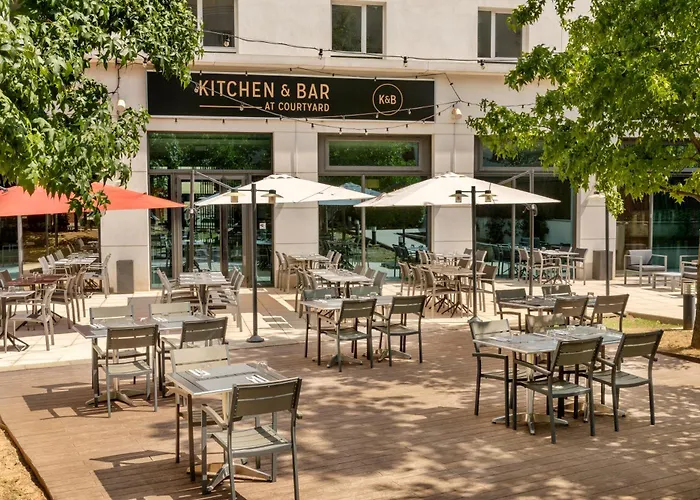 Courtyard By Marriott Paris Denis Hotel 4*
