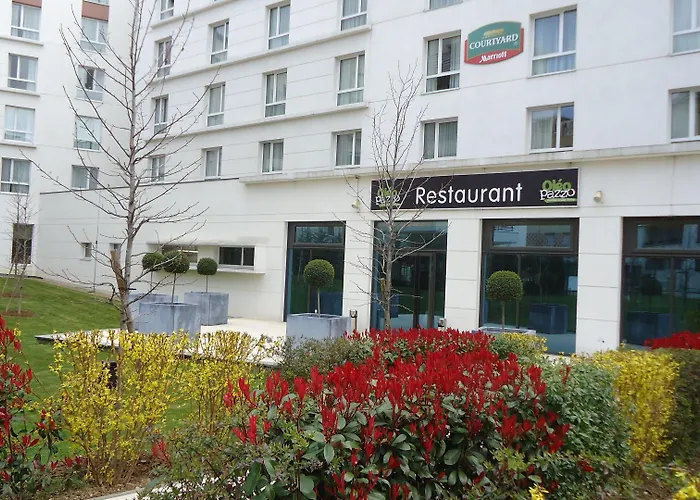 Courtyard By Marriott Paris Denis Hotel
