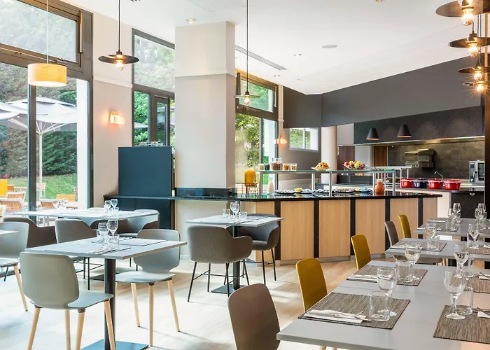 Courtyard By Marriott Paris Denis Hotel