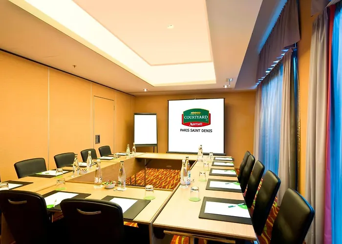 ホテル コートヤード バイ マリオット パリ サン ドニ サン＝ドニ
