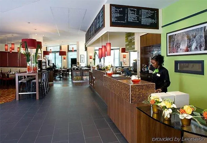 Hotel Courtyard By Marriott Paris Denis 4*