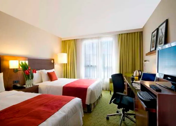 Courtyard By Marriott Paris Denis Hotel