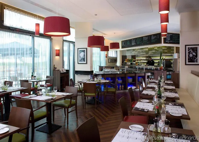 Courtyard By Marriott Paris Denis Hotel