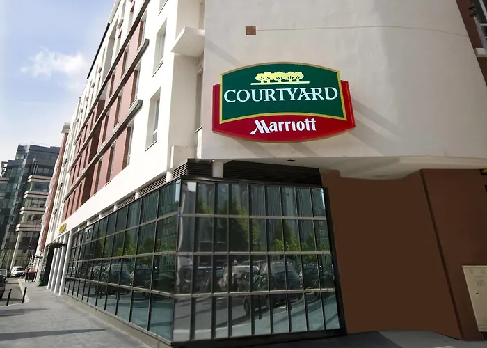 Courtyard By Marriott Paris Denis 4*